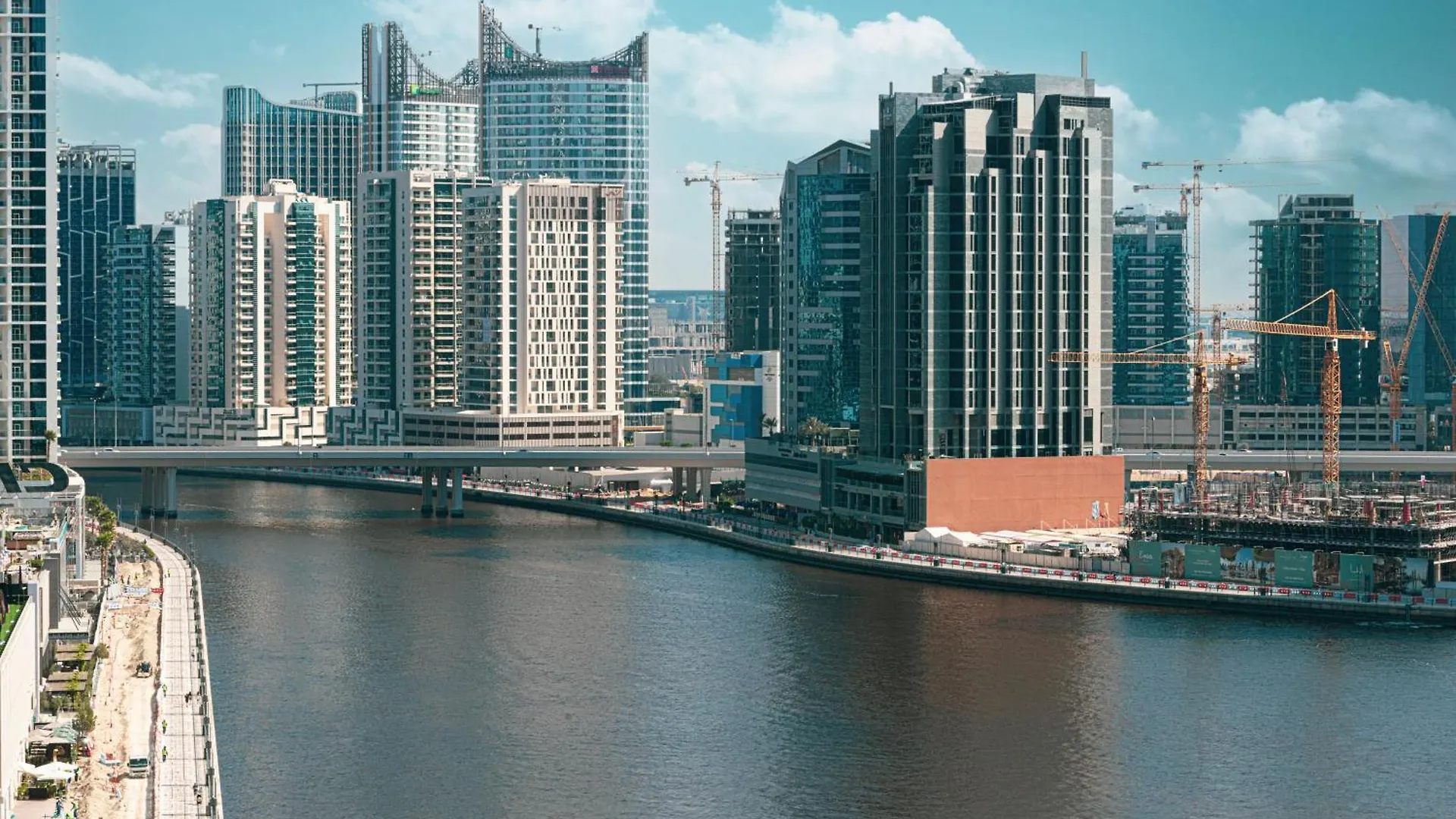 Bay'S Edge, Luxury Canal View 2Br In Business Bay Dubai