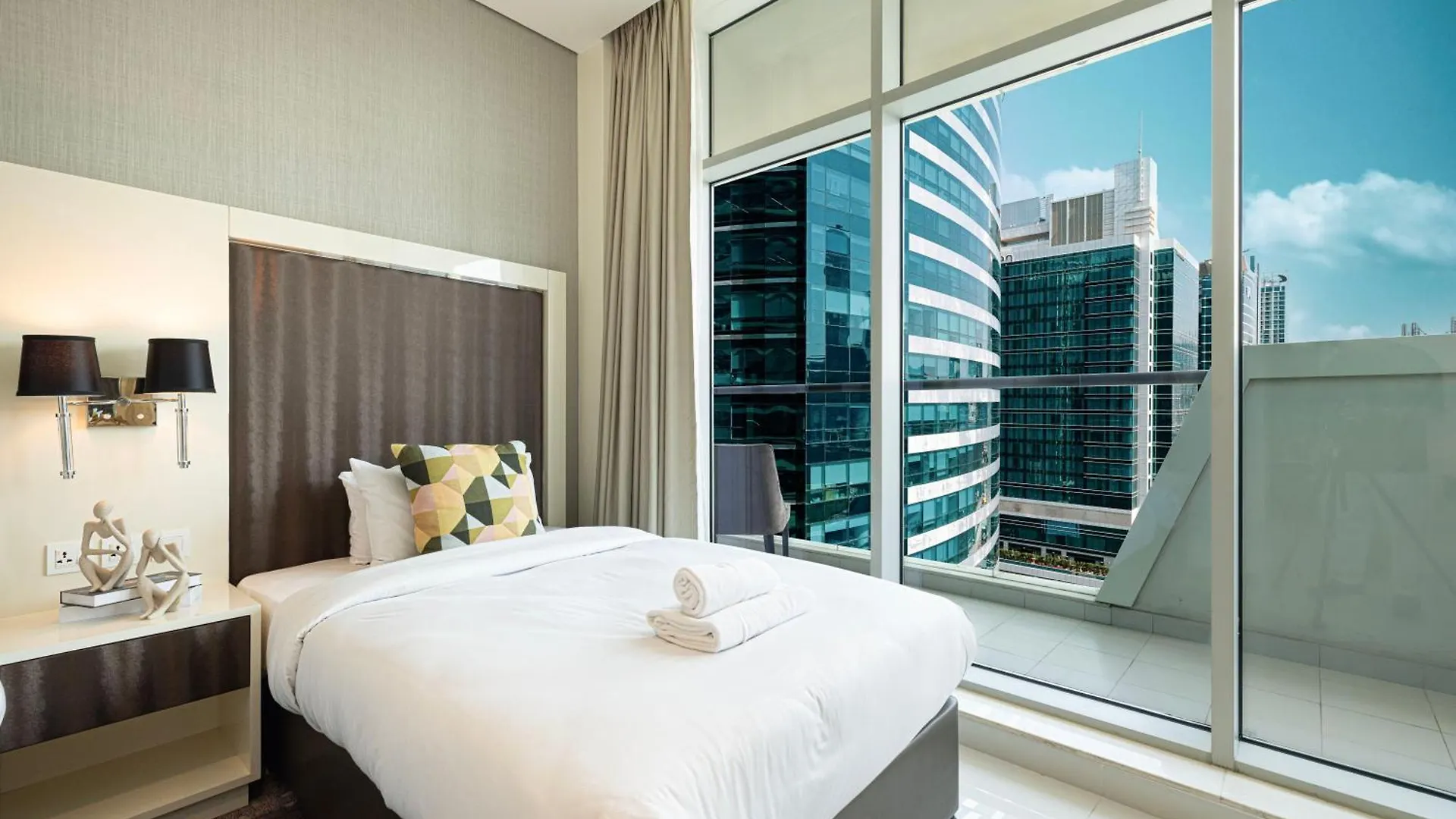 Bay'S Edge, Luxury Canal View 2Br In Business Bay Dubai 0*,