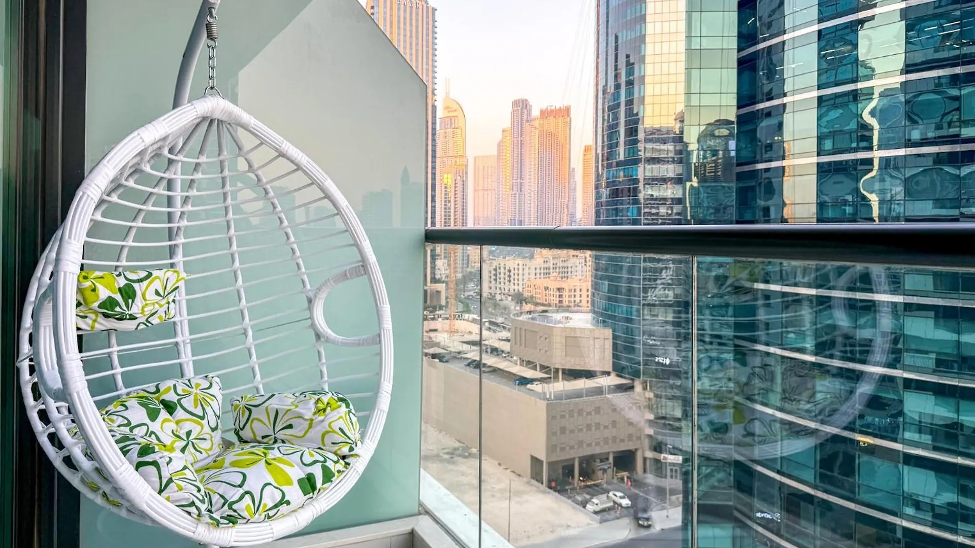 Bay'S Edge, Luxury Canal View 2Br In Business Bay Dubai