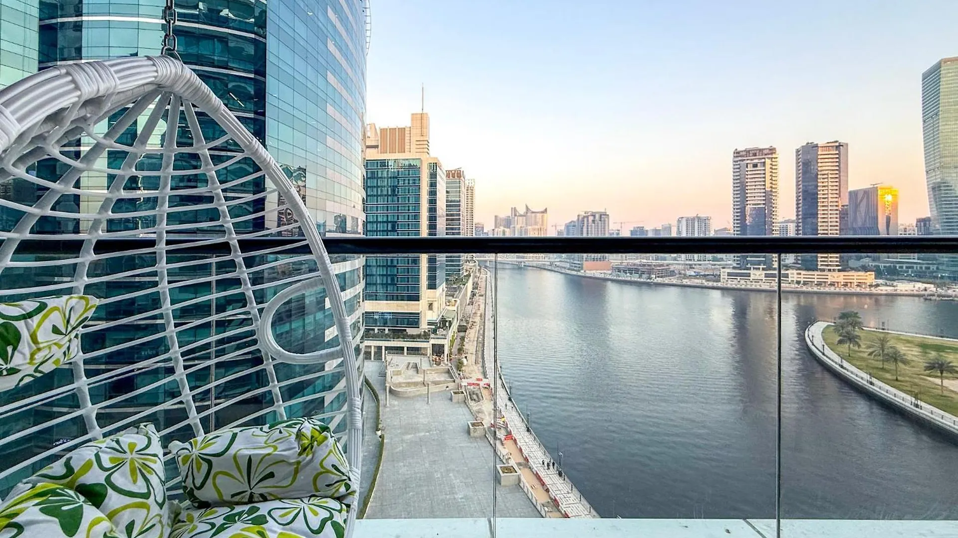 Apartment Bay'S Edge, Luxury Canal View 2Br In Business Bay Dubai