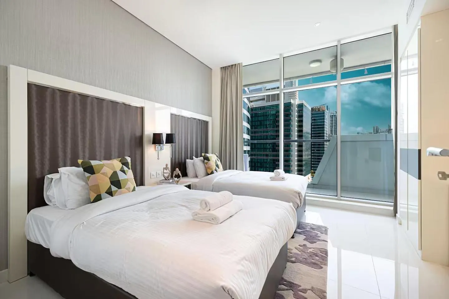 Bay'S Edge, Luxury Canal View 2Br In Business Bay Dubai 0*,